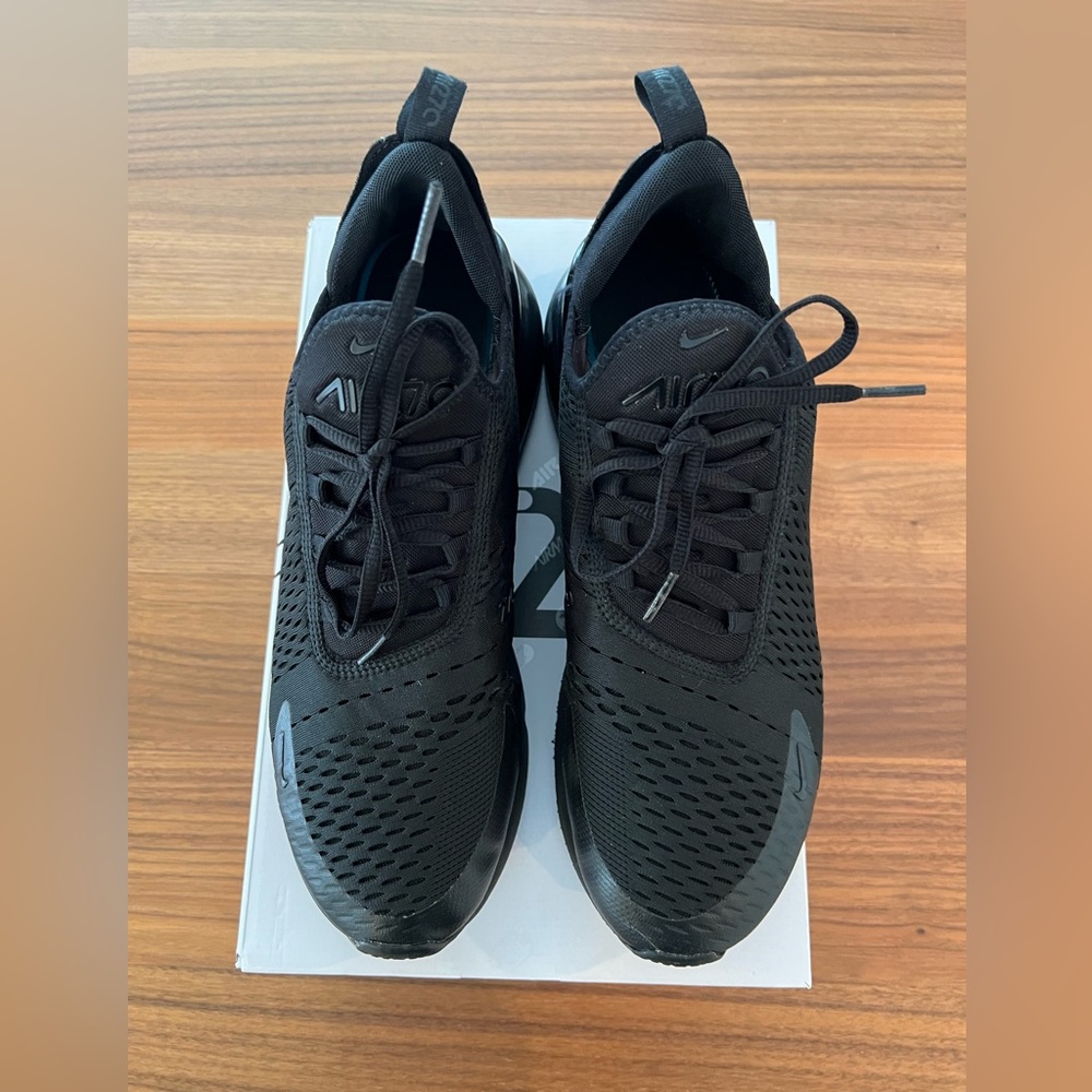 NIKE 270 🧼CLEAN + READY TO WEAR🔥 Men’s Size 11.5 Purchased 2022 with BOX